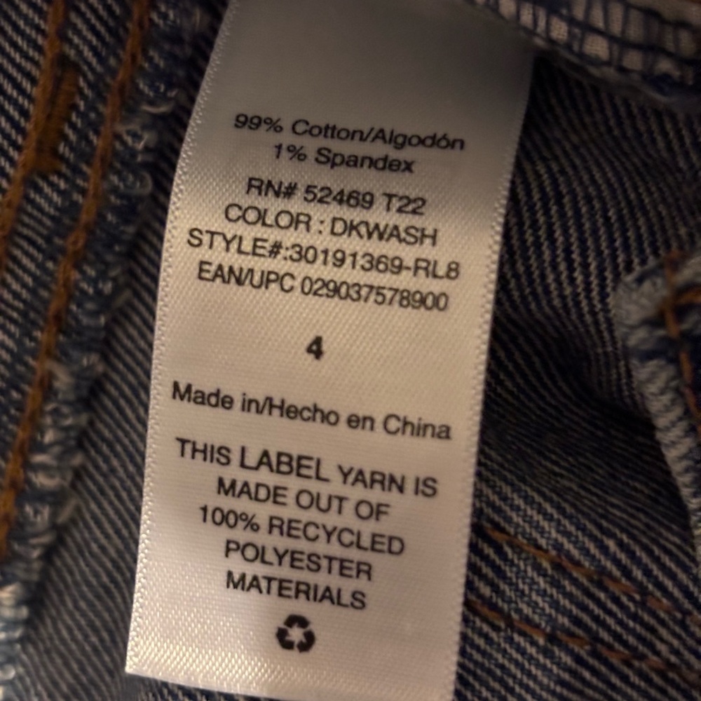 Stylish Distressed Blue Women's Cropped Jeans - Picture 4 of 6